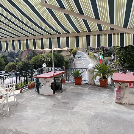 La Terrazza In Frühstückspension 3*